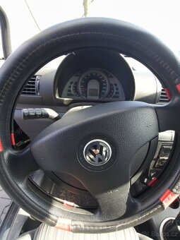 VW FOX 1.2 r.2009, serviska D - 9