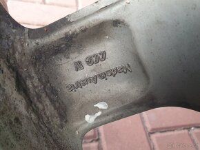 Kusovka BMW X5 235/65R17 - 9