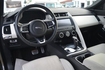 Jaguar E-Pace P200 R-Dynamic AWD Meridian - 9