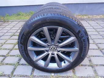LETNÍ ALU KOLA 5X112 215 55 17 VW ORIGINÁL - 9