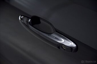 Kuga 2.5L Duratec PHEV Titanium CVT, ACC, Lane Assist - 9