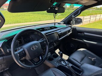 TOYOTA HILUX INVICIBLE 2,8, CZ, ZARUKA,DPH - 9
