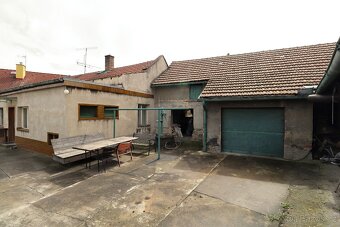 Rodinný dům Odolena Voda, dvě čísla popisné - 9