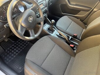 Prodám Škoda Octavia combi 3 1,6 tdi 77 kw . Rok 2015 - 9