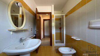 Prodej bytu 3+kk 68 m², via Russia, Pineto, Itálie - 9