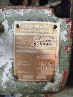 Malotraktor domácí výroby s vlekem - 9