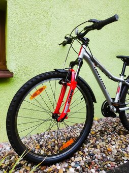 Značkové kolo Author A-MATRIX 26"/13,5" (stříbrná/červená) - 9