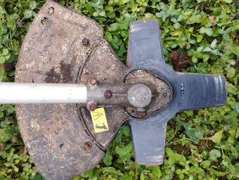 krovinorez dvoutakt Hurricane HBI 80 - 9