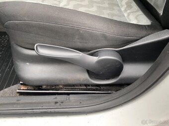 Škoda Roomster 1.9 TDi ,  77 kW nafta, 2009 - 9