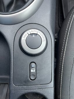Nissan Qashqai, 2.0i, 4X4, nová STK - 9