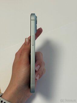 iPhone 15 128 gb modrý, jako nový - 9