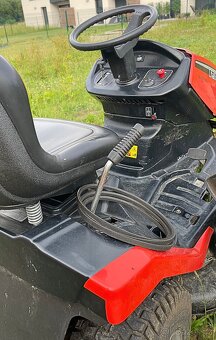 SECO Traktor zahradní - sekačka - 9