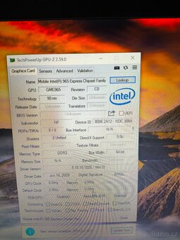 Prodám 2x notebook - 9