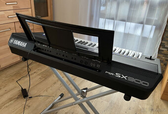 Aranžérská klávesnice Yamaha PSR-SX900 s příslušenstvím - 9