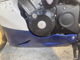 Honda CBR 125R - 9