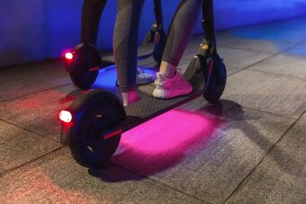 Elektrokoloběžka Ninebot Kickscooter E25E najeto 54 km - 9