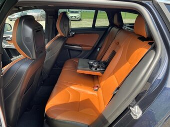 PRODÁNO Volvo V60 D6 Plug-in hybrid 212kw, hnědý intriér - 9