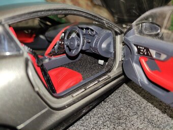Prodám nový model 1:18 Jaguar f type R 2015 - 9