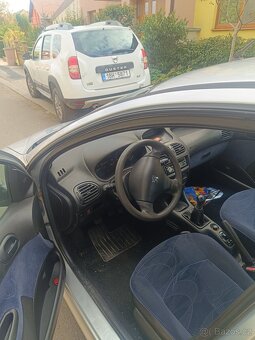 Peugeot 206.1.4 HDI.rok 2002 - 9