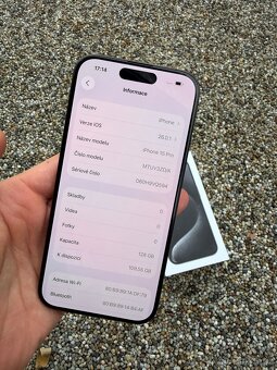 IPhone 15 pro Black - 9