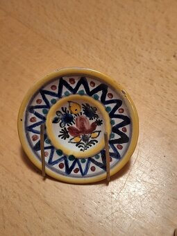 Sada miniatur - poličky s tupeskou keramikou - 9