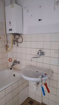 Prodej bytu 3+1+sklep Praha3 - 9