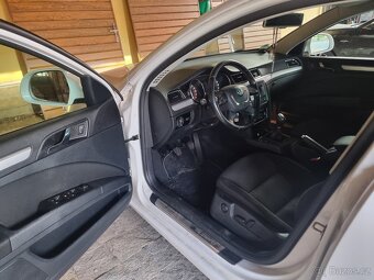 Škoda superb combi 2L 103kw r.v. 2011 - 9