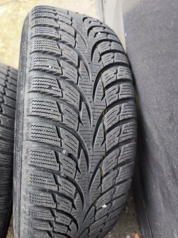 Prodám zimní gumy Nokian s plechovými disky - 9