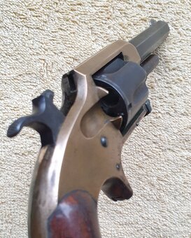 Historický revolver Whitneyville Armory cal.32 SA Long 1870 - 9
