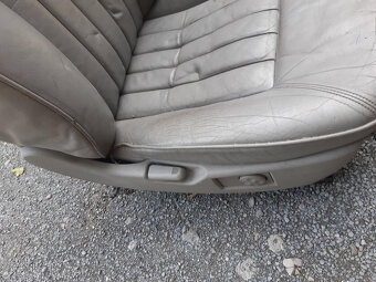 AUDI A8, S8 D2 - sedačky - 9