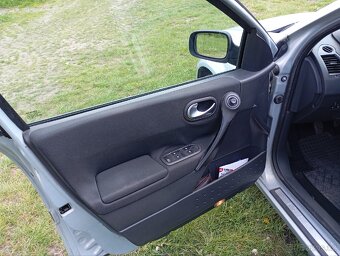 Renault Megane 2 1.9 dci - 9