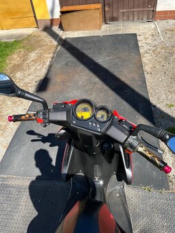 Yamaha Aerox edice Max Biaggi - 9