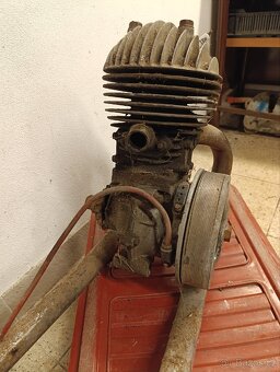 Motor Jawa 250 Speciál - 9