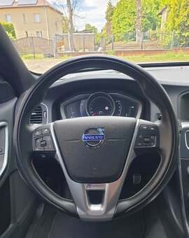 Volvo V60 D4 Geartronic R-Design - 9