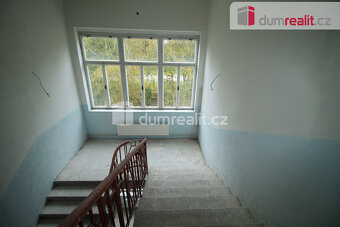 Dům vhodný k ubytování s parkovací plochou pro až 50 automob - 9