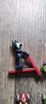 Dřevěné figurky a autíčka - 9