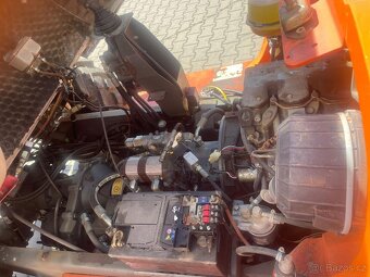TERÉNNÍ VYSKOZDVIŽNÝ VOZÍK AUSA 4 x 4 - 9