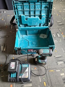 Makita rázový utahovak - 9