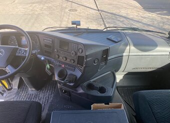 Mercedes-Benz AROCS 4148 8x4 - třístranný sklápěč - 9