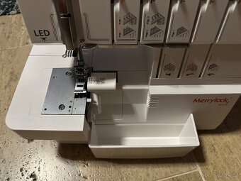 Šicí stroj coverlock/overlock Merrylock MK 4075 - 9