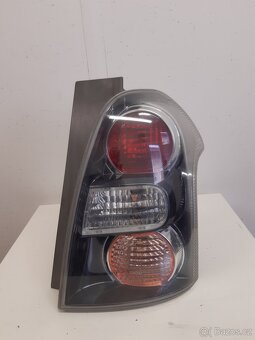 Zadní světlo Toyota Corolla Verso - 9