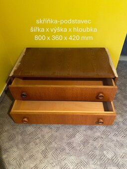 obývací stěna + sedačka + šatní skříň + knihovnička - 9