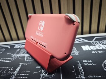 Nintendo Switch Lite - 9