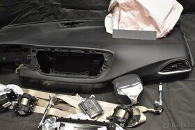 Airbag Bezpečnostní pás Palubní deska ochrana chodce - 9