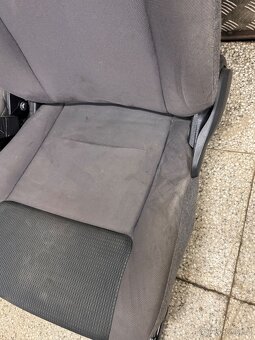 Zadní / přední sedačky / interiér Nissan NV200 / díly - 9