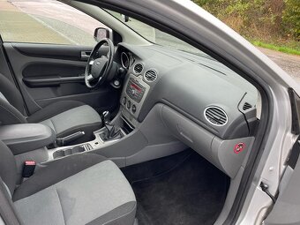 Ford Focus 1,6 - 9