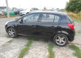 Opel Corsa 1,2 59 kW KLIMA CZ Serviska benzín - 9