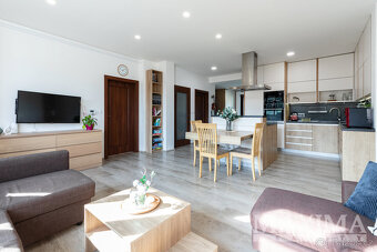 Dům 6 a více o ploše 294 m2 - Úvaly, Úvaly - 9