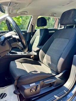 VW Passat B8,5 FL 2021 ACC/Kamera/Tažné/Výhř. Sklo - 9