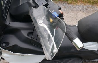 AN 650 BURGMAN 2. generace (2013) - 9